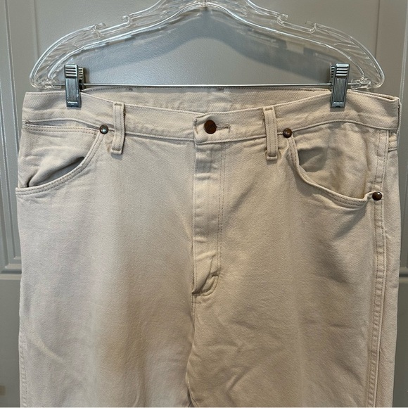 Wrangler Men’s Jeans Size 35x32 Tan - Picture 3 of 7